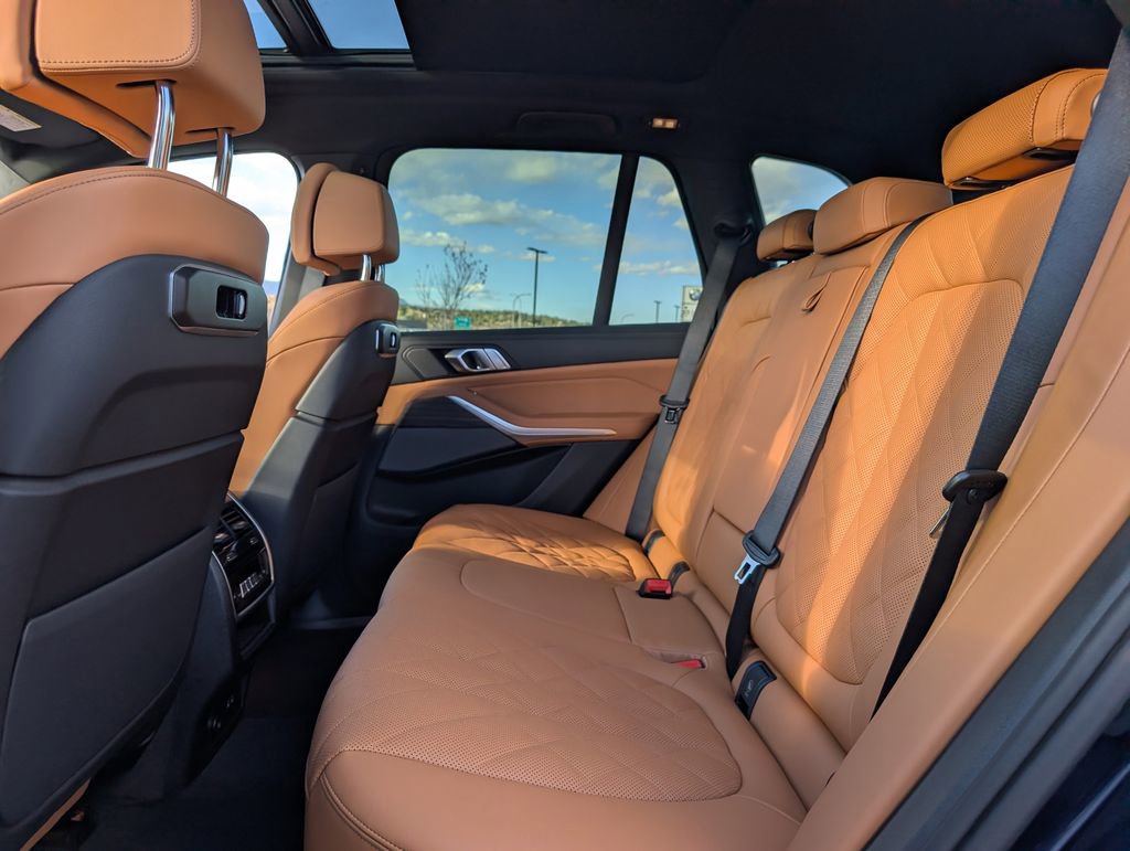 New 2026 BMW X5 xDrive50e w/ Climate Comfort Package image 18