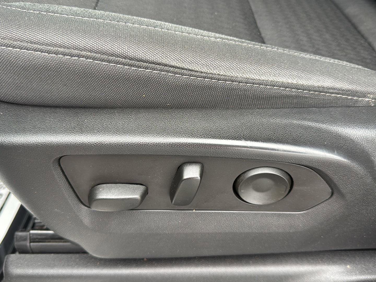 Used 2022 Chevrolet Silverado 1500 LT image 13