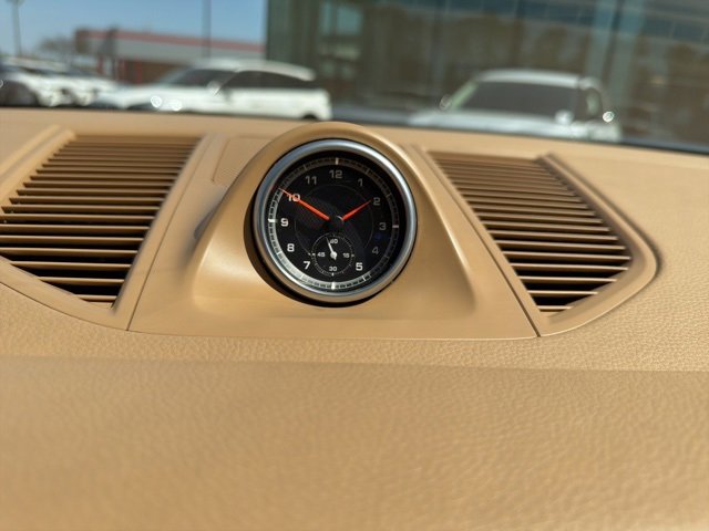 Used 2017 Porsche Macan Base image 12