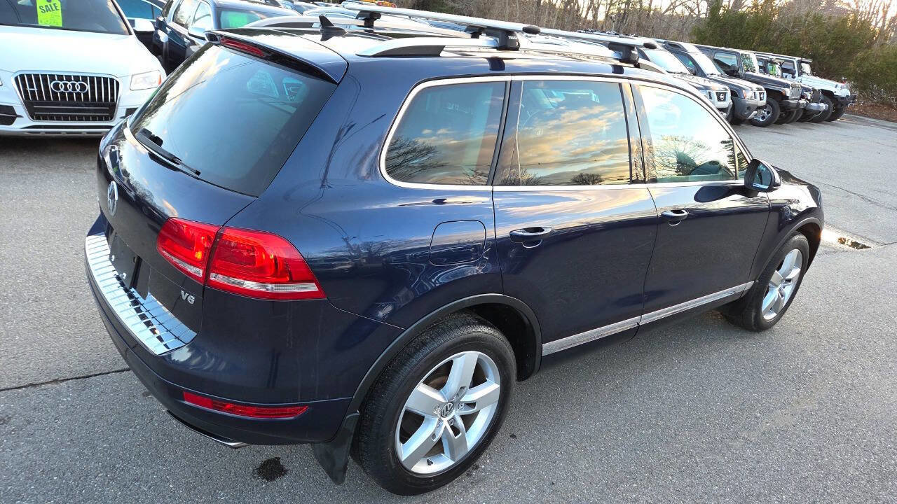 Used 2012 Volkswagen Touareg VR6 image 14
