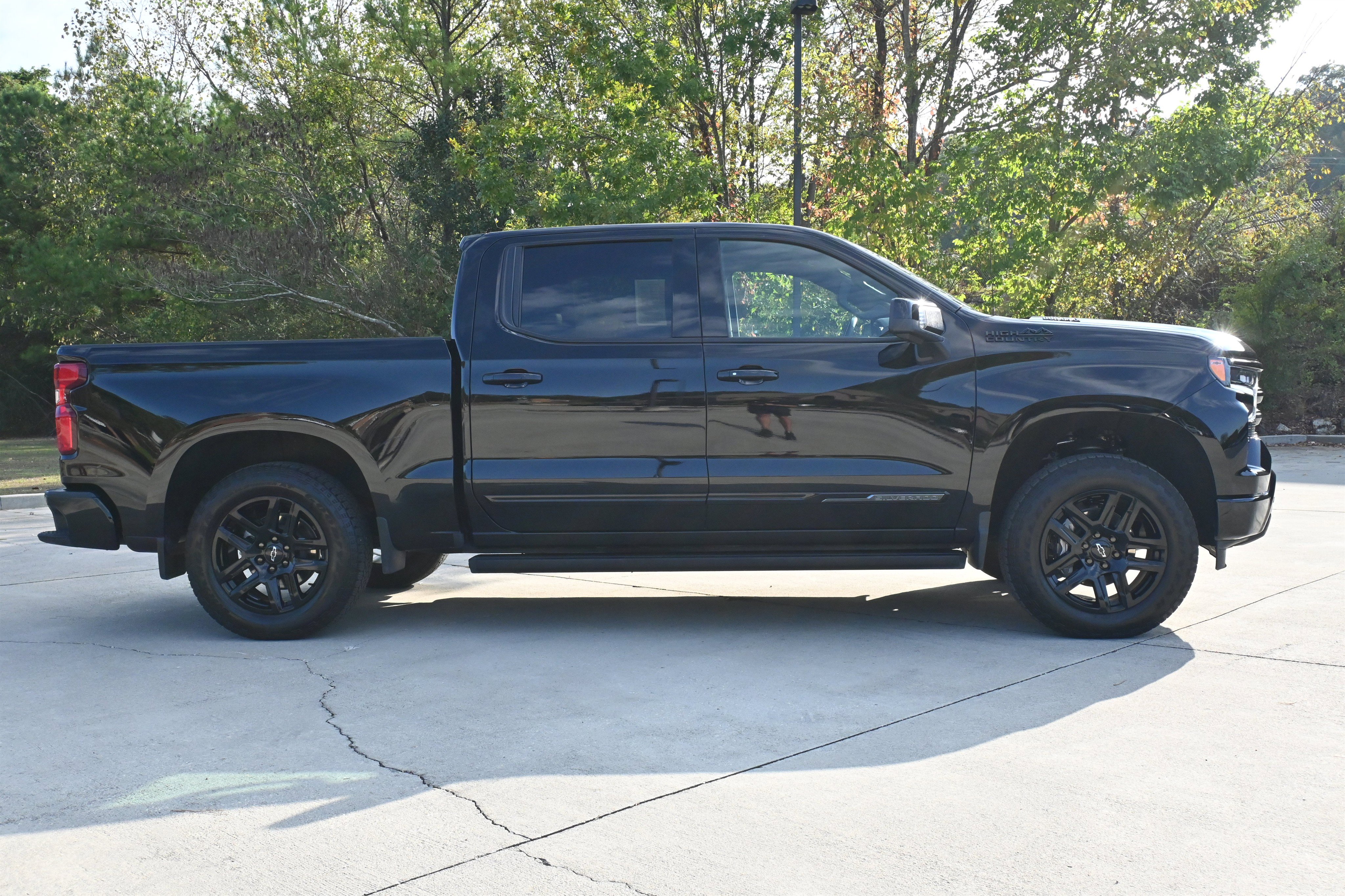 Used 2024 Chevrolet Silverado 1500 High Country w/ Midnight Edition image 10