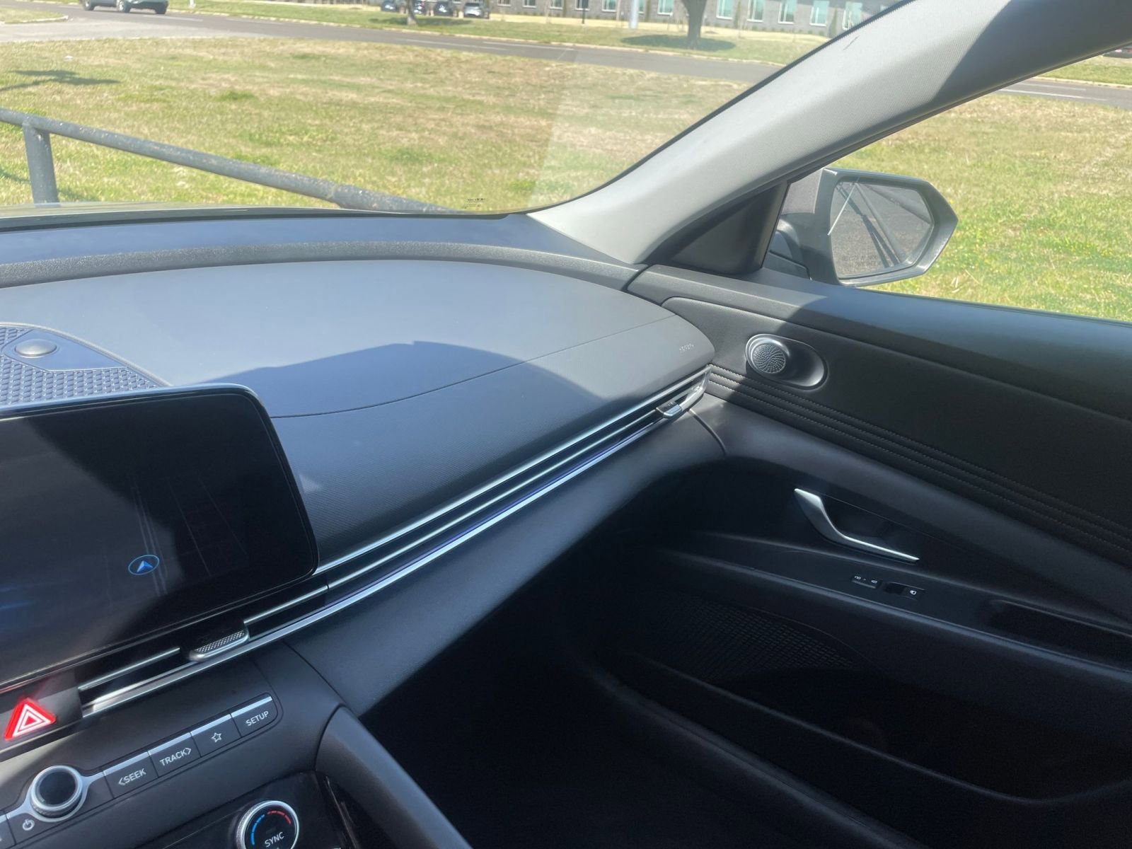 Used 2025 Hyundai Elantra SEL image 36