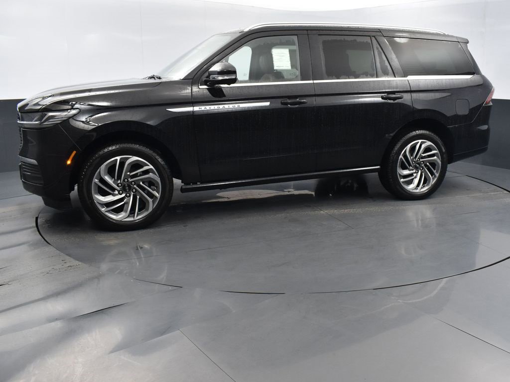 New 2025 Lincoln Navigator Reserve image 18