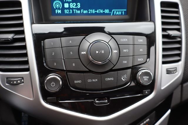 Used 2015 Chevrolet Cruze LT image 16