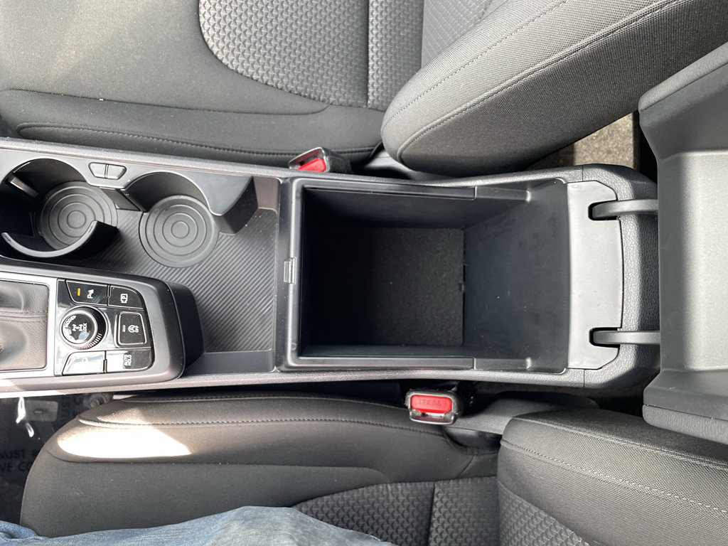 Used 2025 Kia Sportage LX image 18