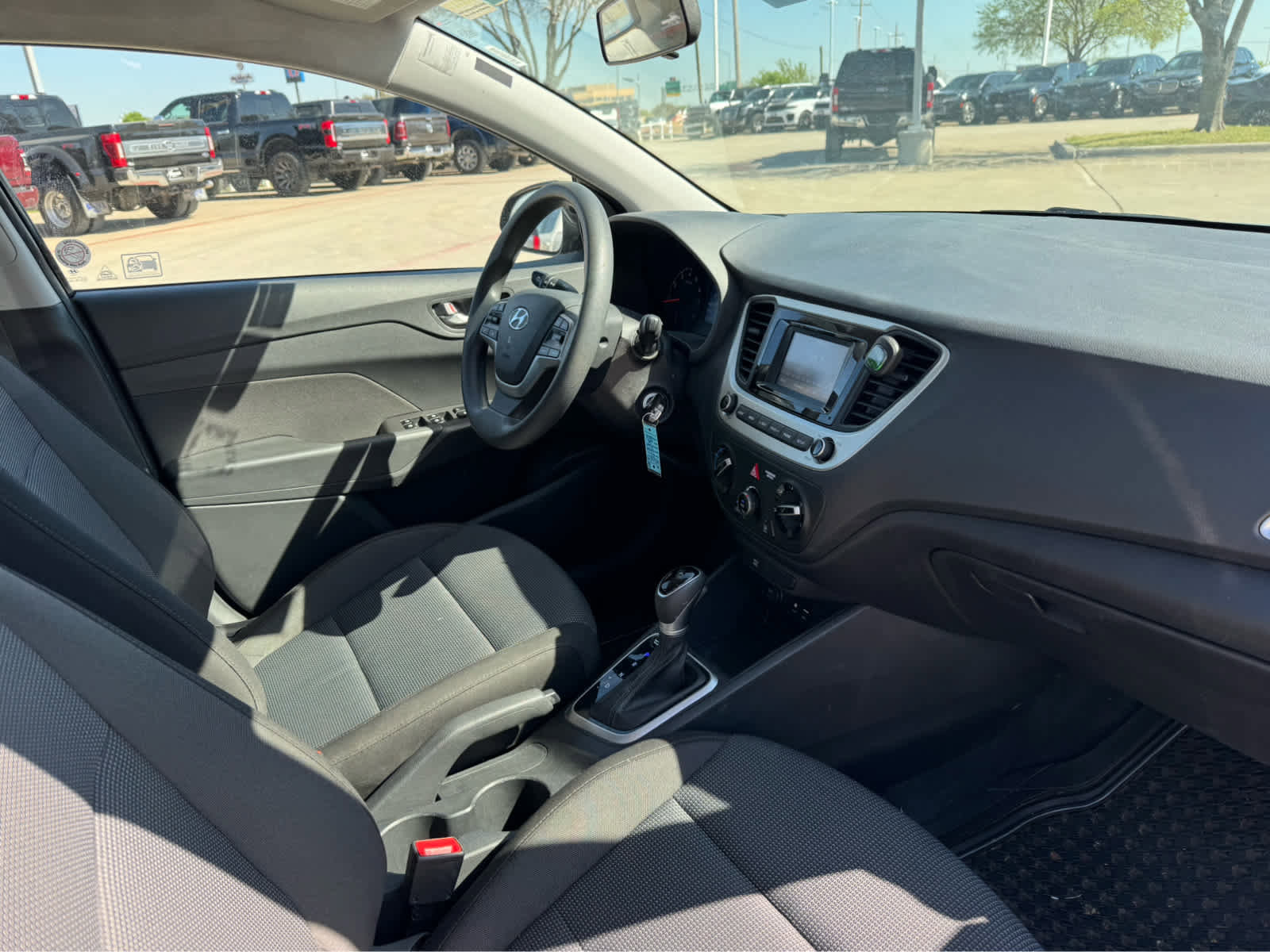 Used 2021 Hyundai Accent SE image 3