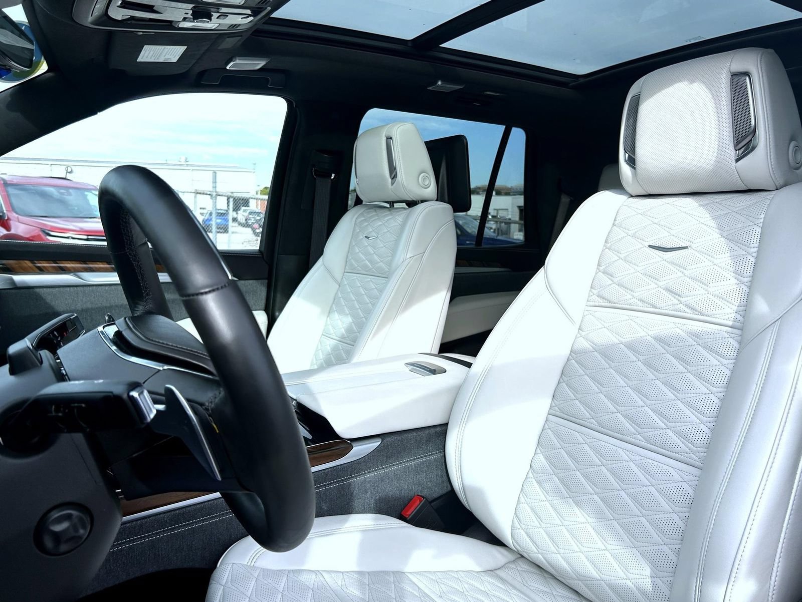Certified 2026 Cadillac Escalade Platinum Sport w/ LPO, ONYX Package AWD/4WD image 17