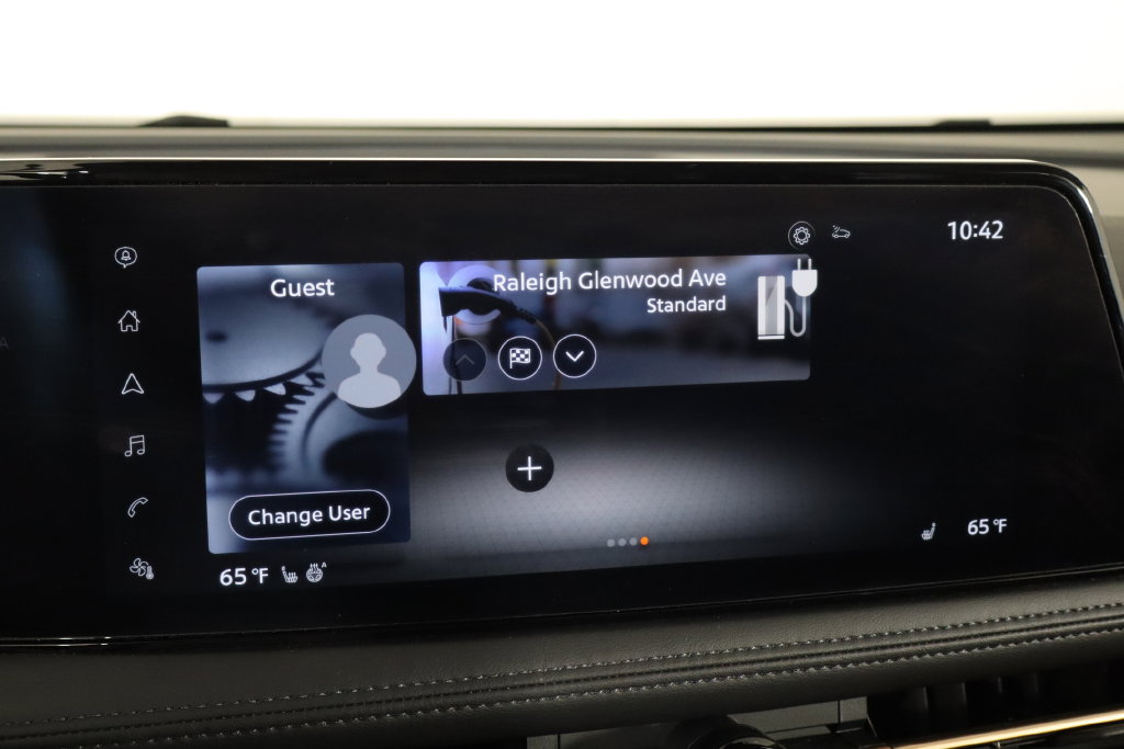 Used 2023 Nissan Ariya AWD image 35