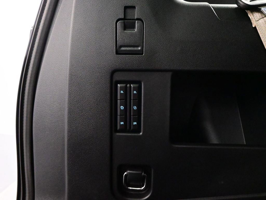 Used 2024 Ford Expedition XLT image 33