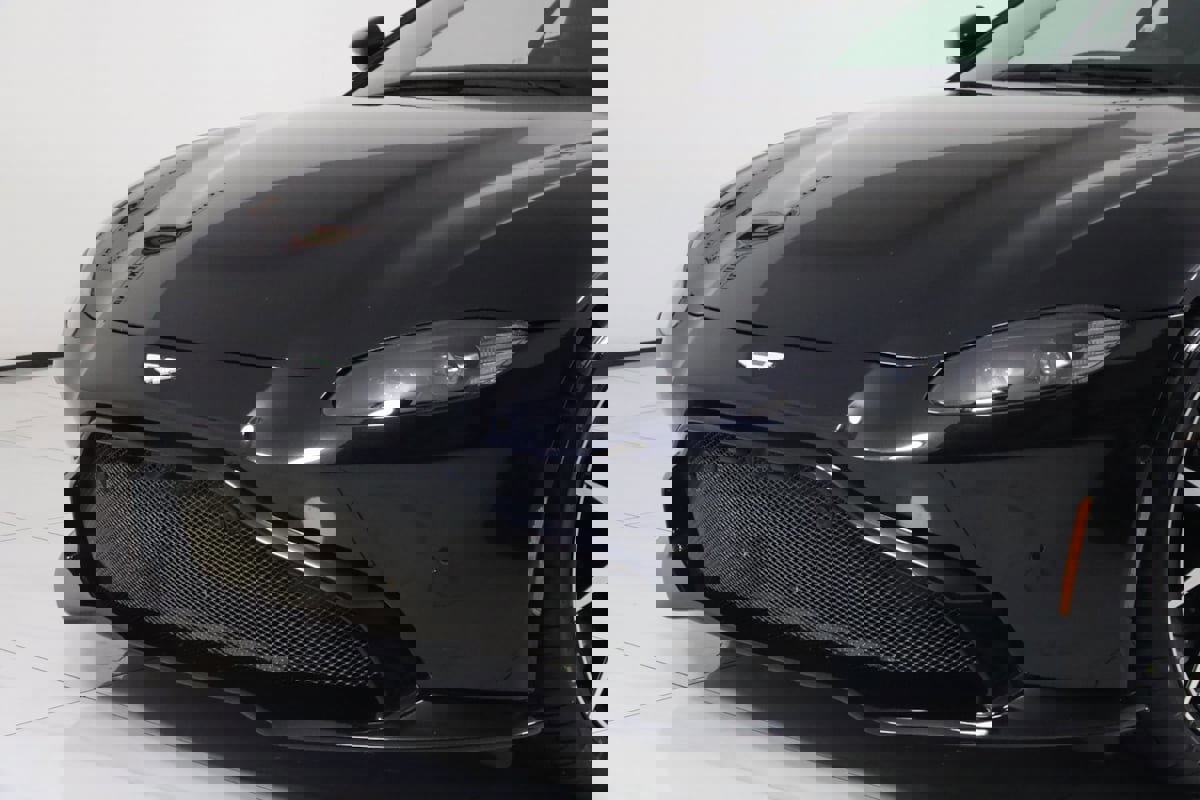 Used 2019 Aston Martin V8 Vantage Coupe image 43