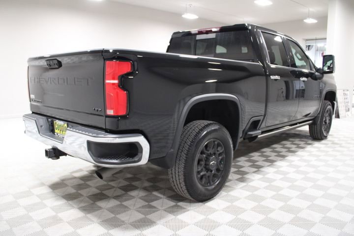 Used 2024 Chevrolet Silverado 2500 LTZ w/ LTZ Convenience Package image 12
