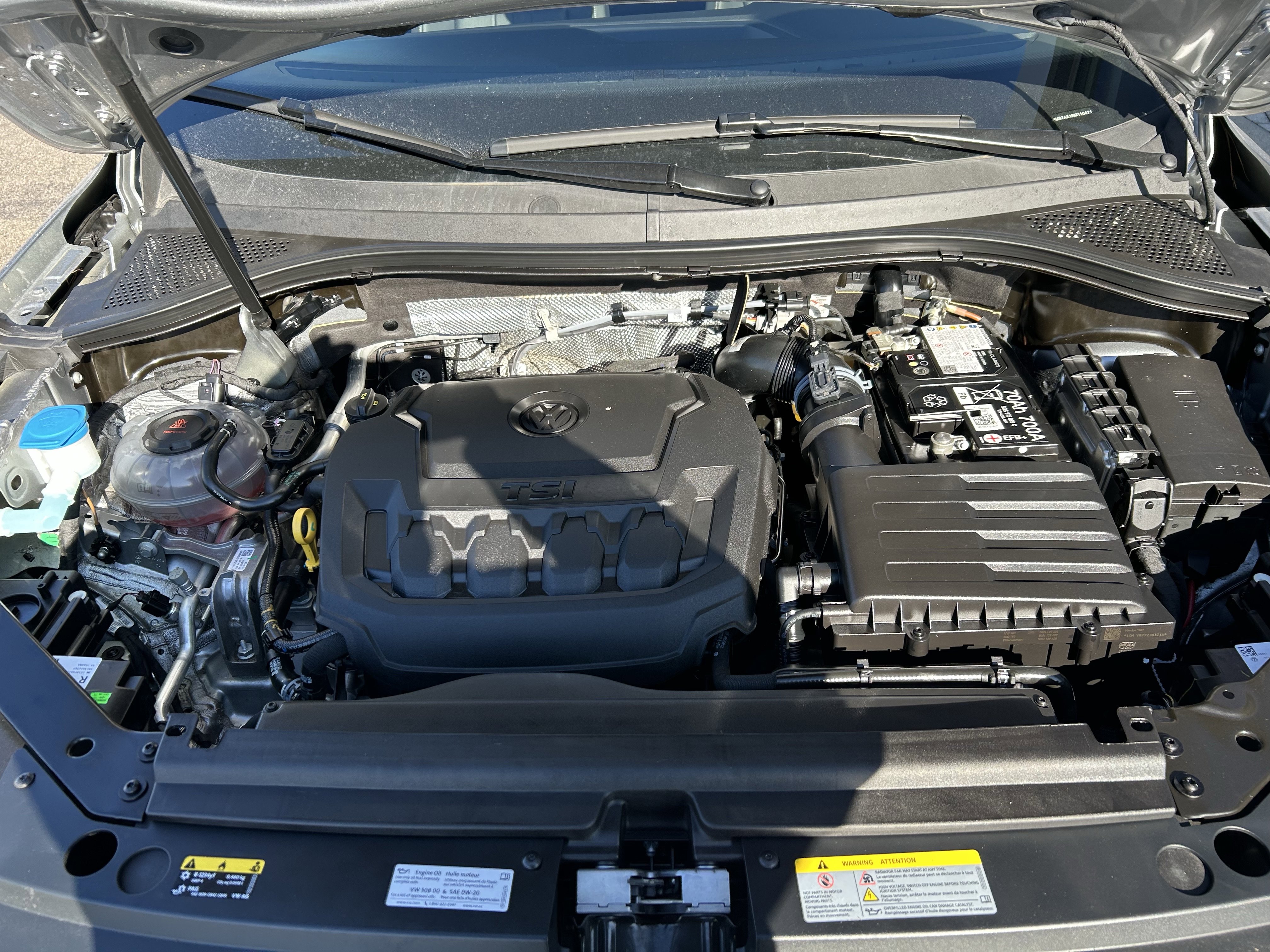 Used 2024 Volkswagen Tiguan SE w/ Panoramic Sunroof Package image 29