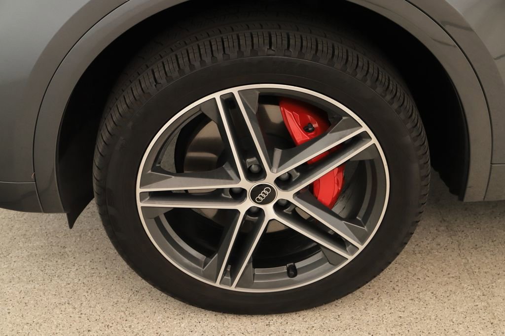 Used 2025 Audi Q5 e Premium Plus w/ Premium Plus Package image 33