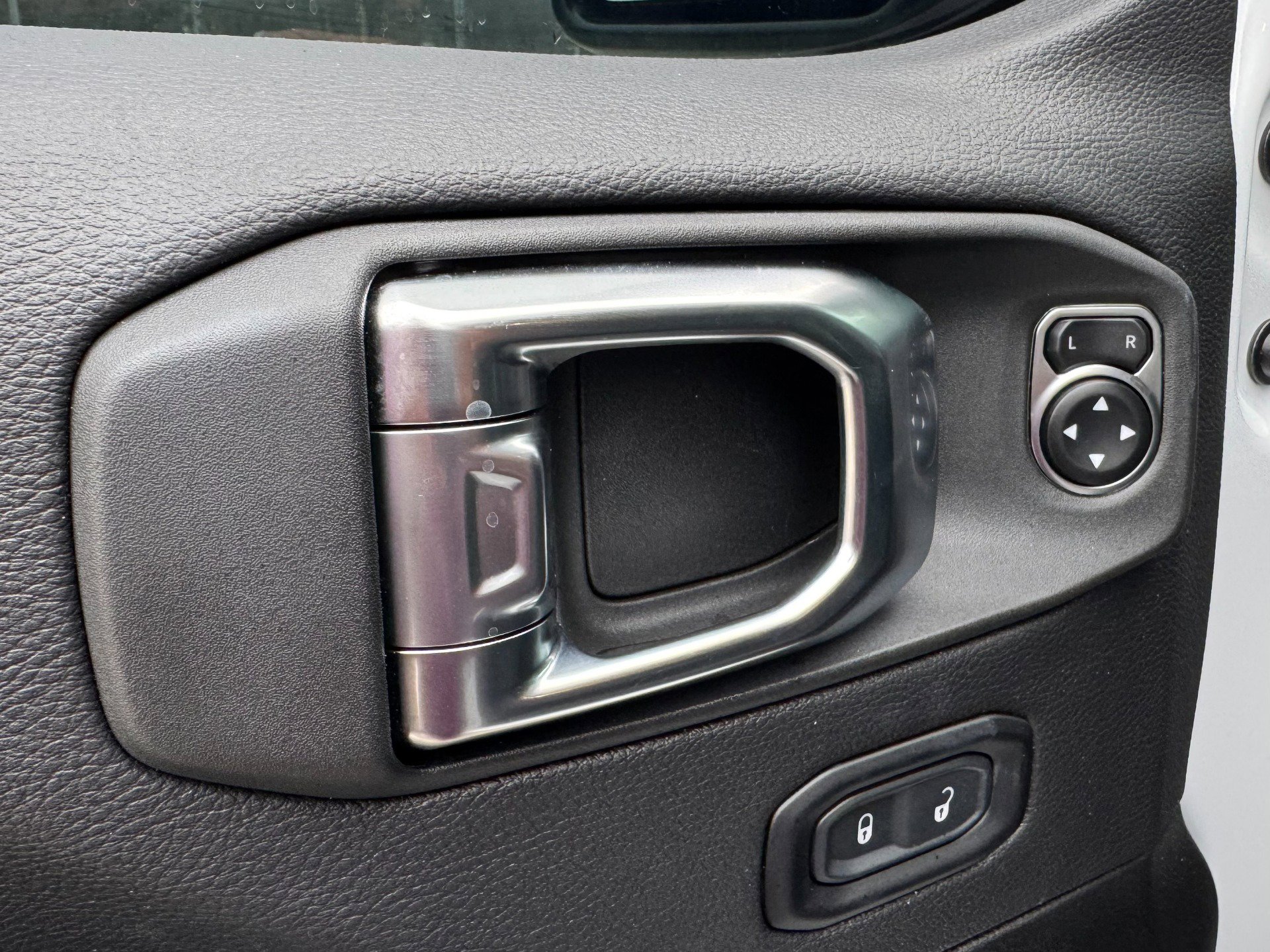 Used 2025 Jeep Wrangler Unlimited Rubicon 4xe image 72