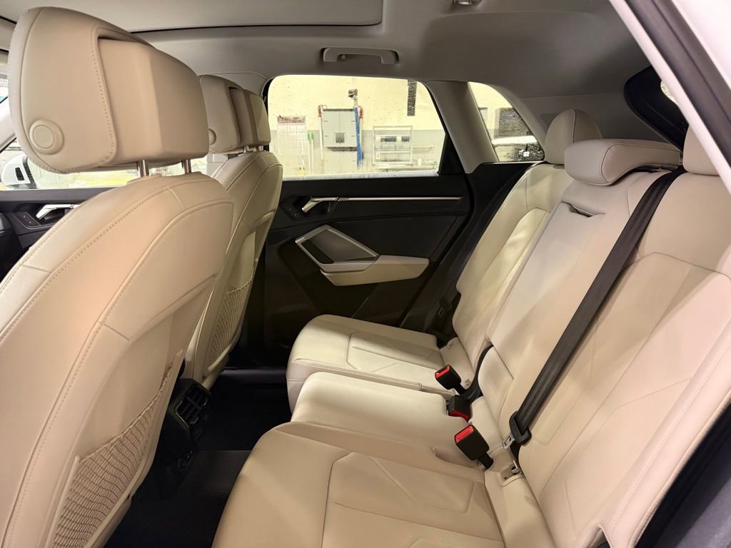 Used 2023 Audi Q3 2.0T Premium w/ Convenience Package image 21
