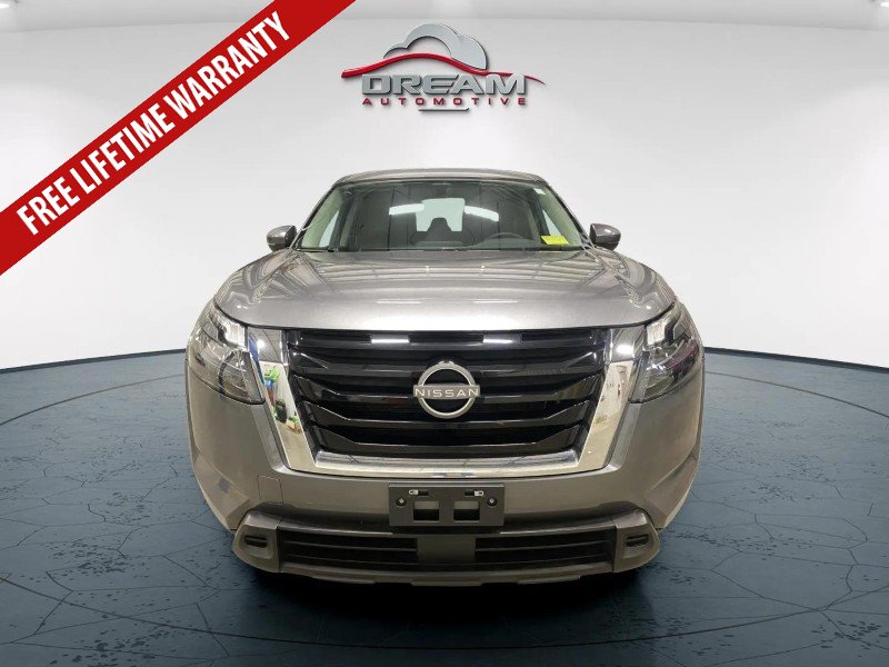 Used 2025 Nissan Pathfinder SV FWD image 3