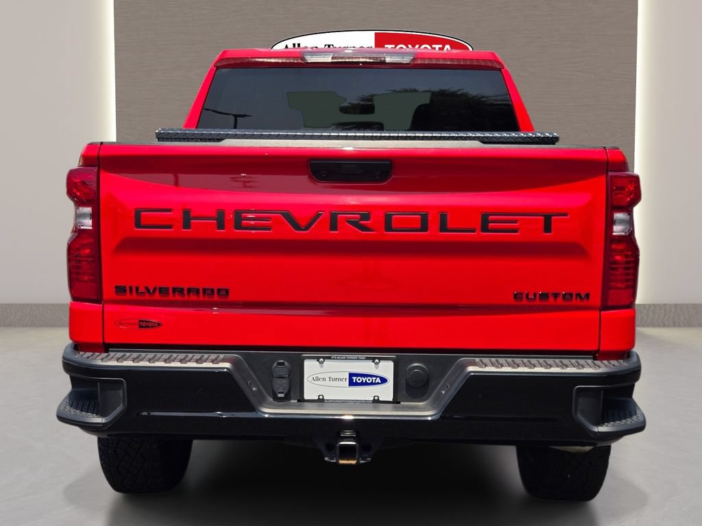 Used 2023 Chevrolet Silverado 1500 Custom Trail Boss w/ LPO, Dark Essentials Package AWD/4WD image 8