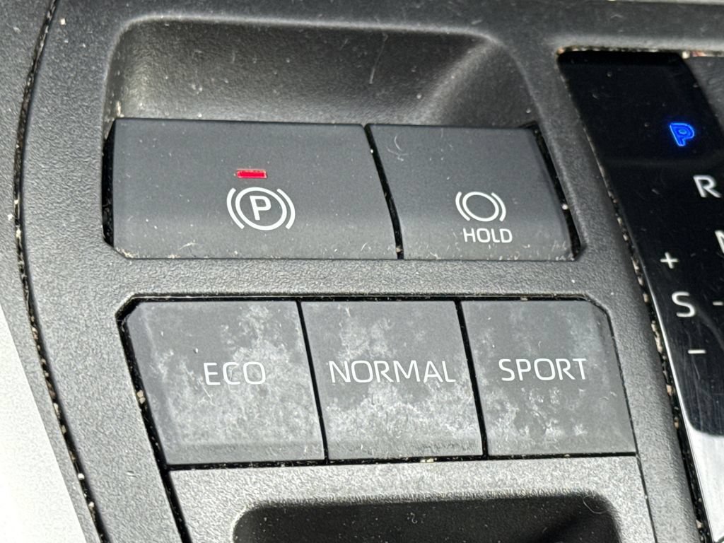 Used 2023 Toyota RAV4 LE FWD image 24