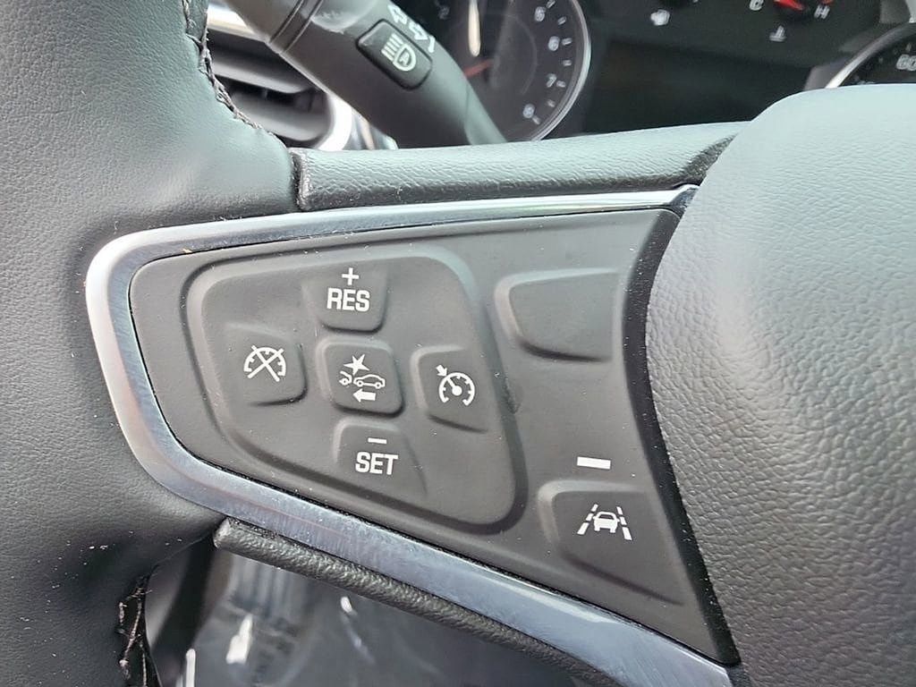 Used 2023 Chevrolet Equinox LT AWD/4WD image 11