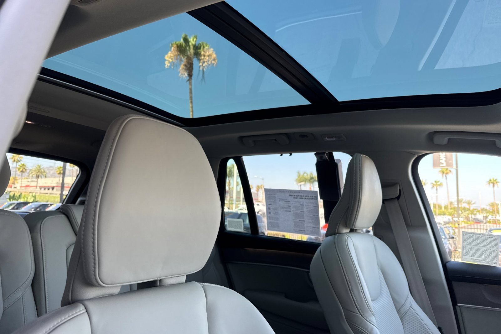 Certified 2026 Volvo XC90 T8 Ultra w/ Protection Package Premier AWD/4WD image 18