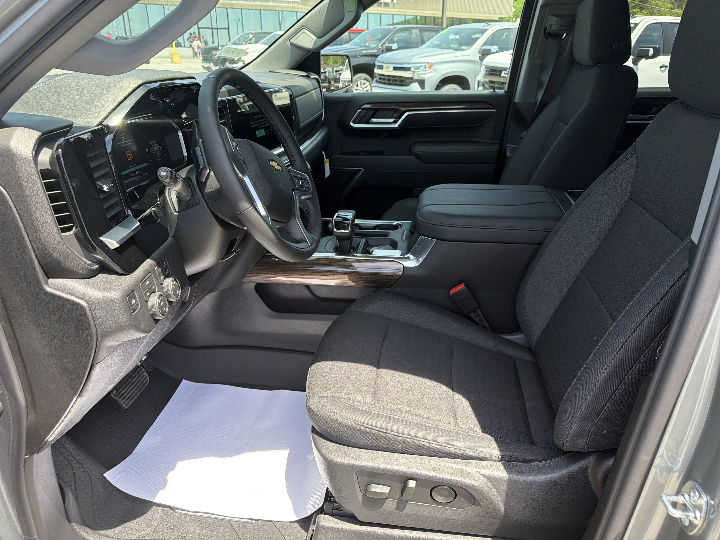 New 2026 Chevrolet Silverado 1500 LT AWD/4WD image 12