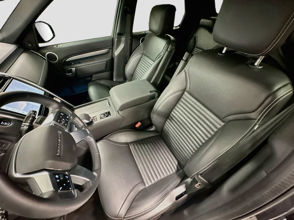 Certified 2025 Land Rover Discovery Dynamic SE AWD/4WD image 5