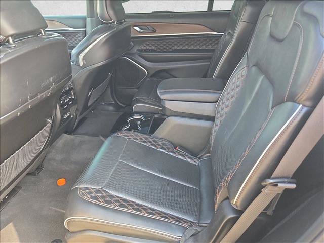 Used 2021 Jeep Grand Cherokee L Summit w/ Luxury Tech Group V AWD/4WD image 7