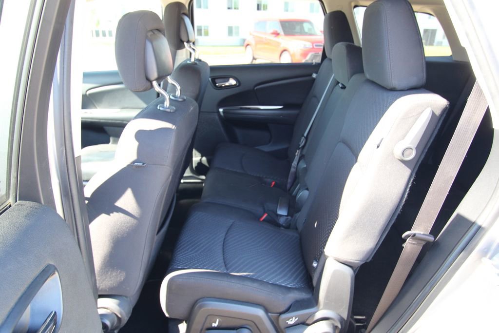 Used 2018 Dodge Journey SE FWD image 7