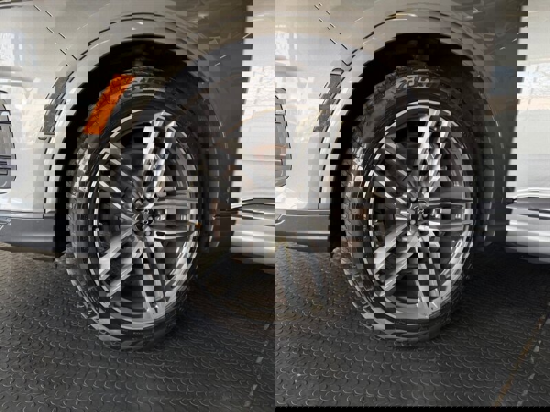 Used 2018 Audi Q7 3.0T Prestige image 25