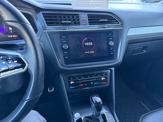 Certified 2022 Volkswagen Tiguan SE R-Line image 23