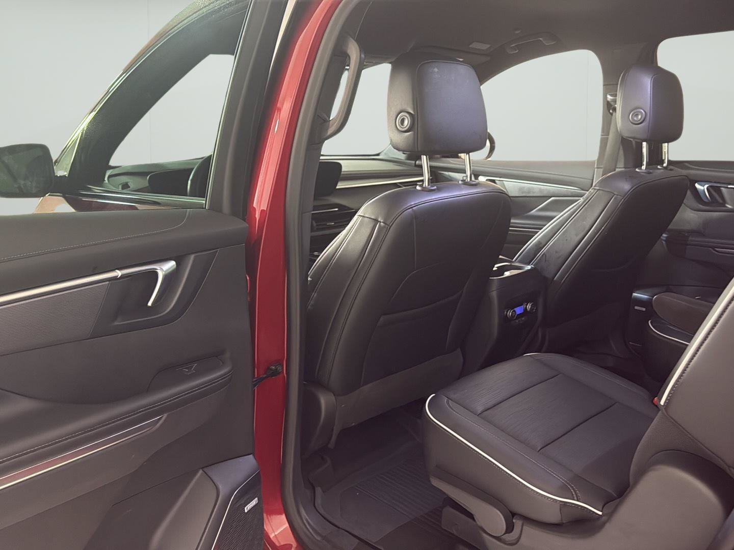 Used 2025 Buick Enclave Sport Touring w/ Trailering Package, 5000 lbs. FWD image 9