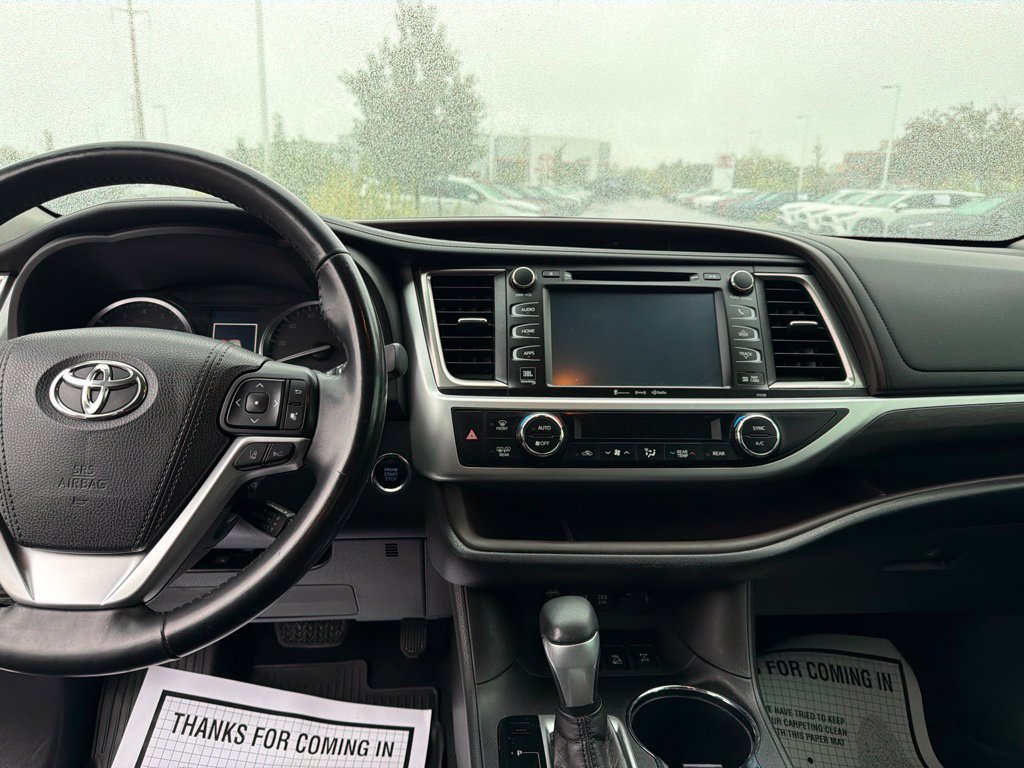 Used 2018 Toyota Highlander Limited AWD/4WD image 27