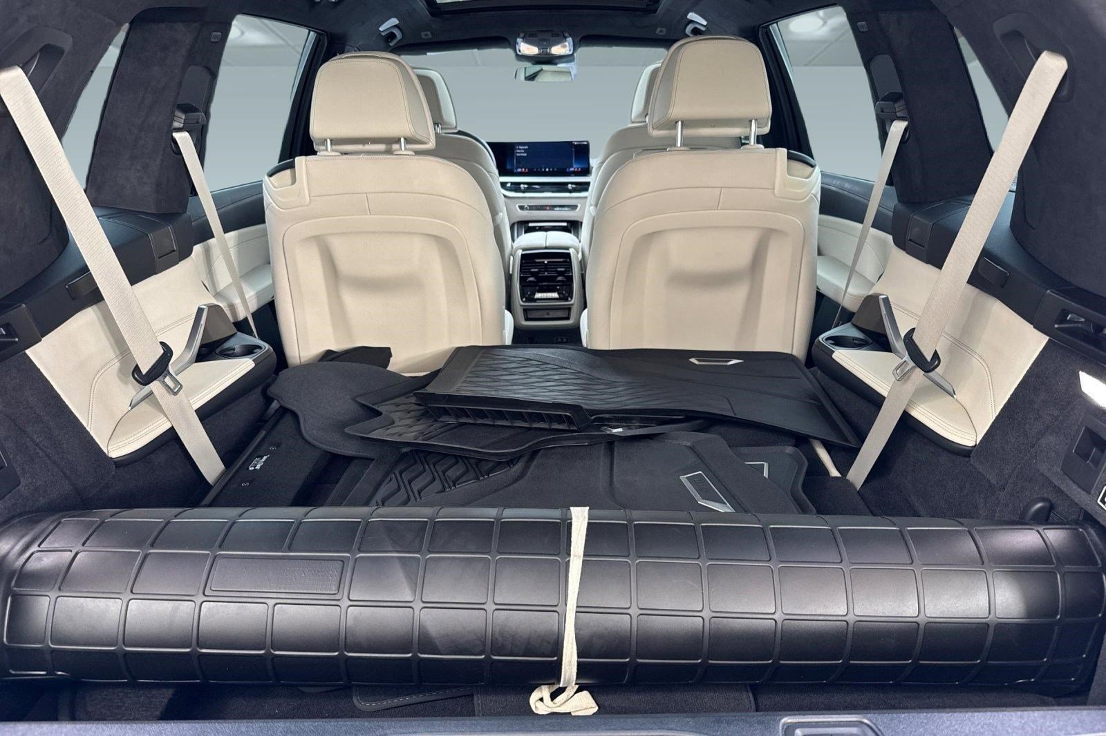 Used 2025 BMW X7 M60i image 36