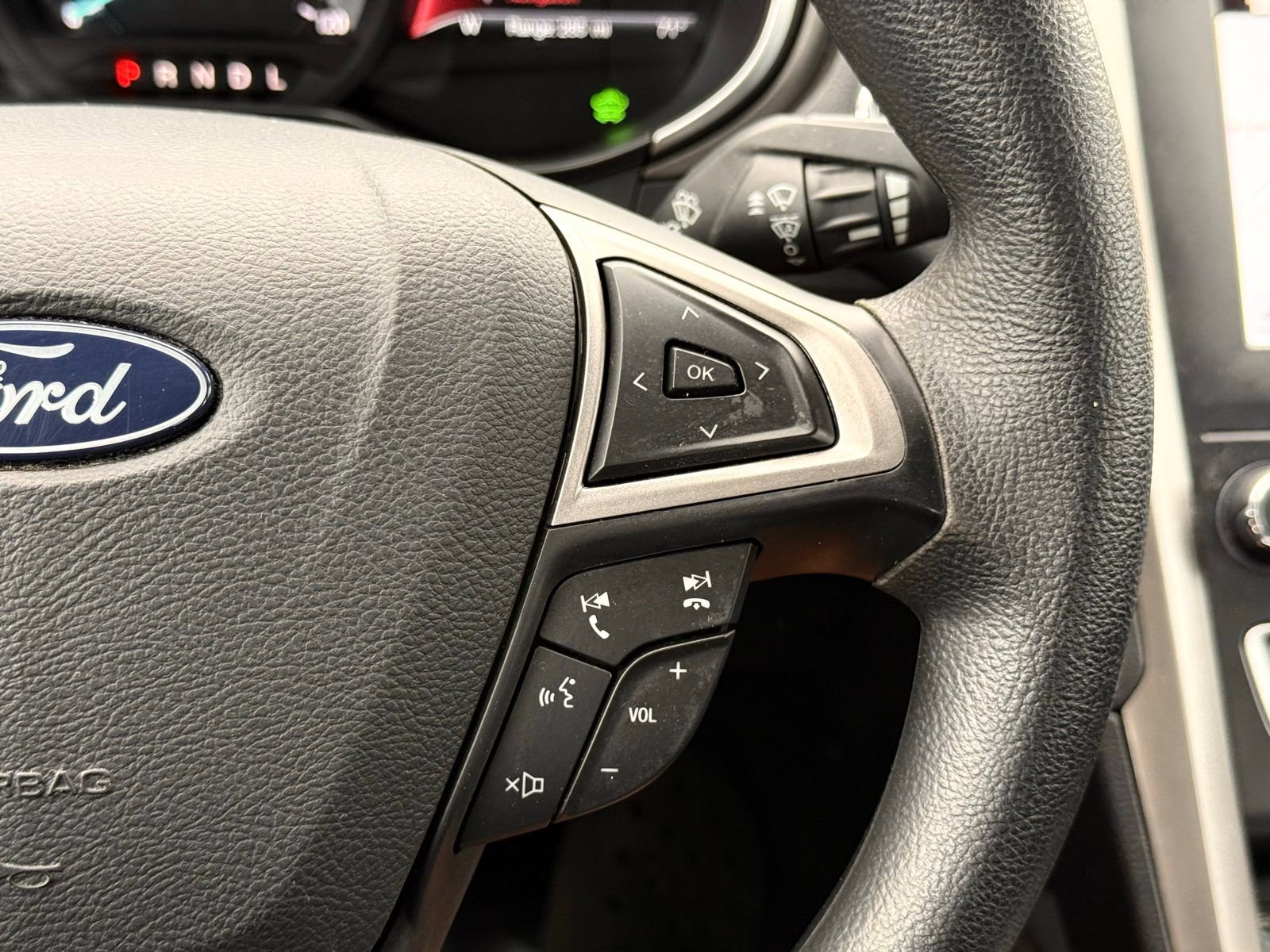 Used 2019 Ford Fusion SE FWD image 27