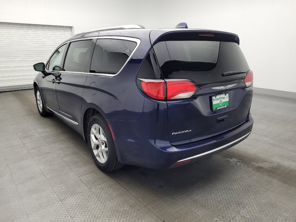 Used 2017 Chrysler Pacifica Touring-L Plus w/ Advanced Safetytec Group FWD image 5