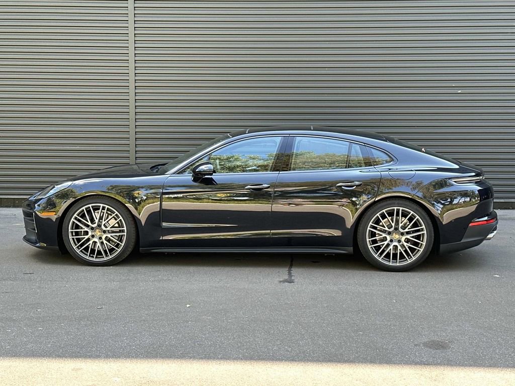 New 2025 Porsche Panamera 4 image 2