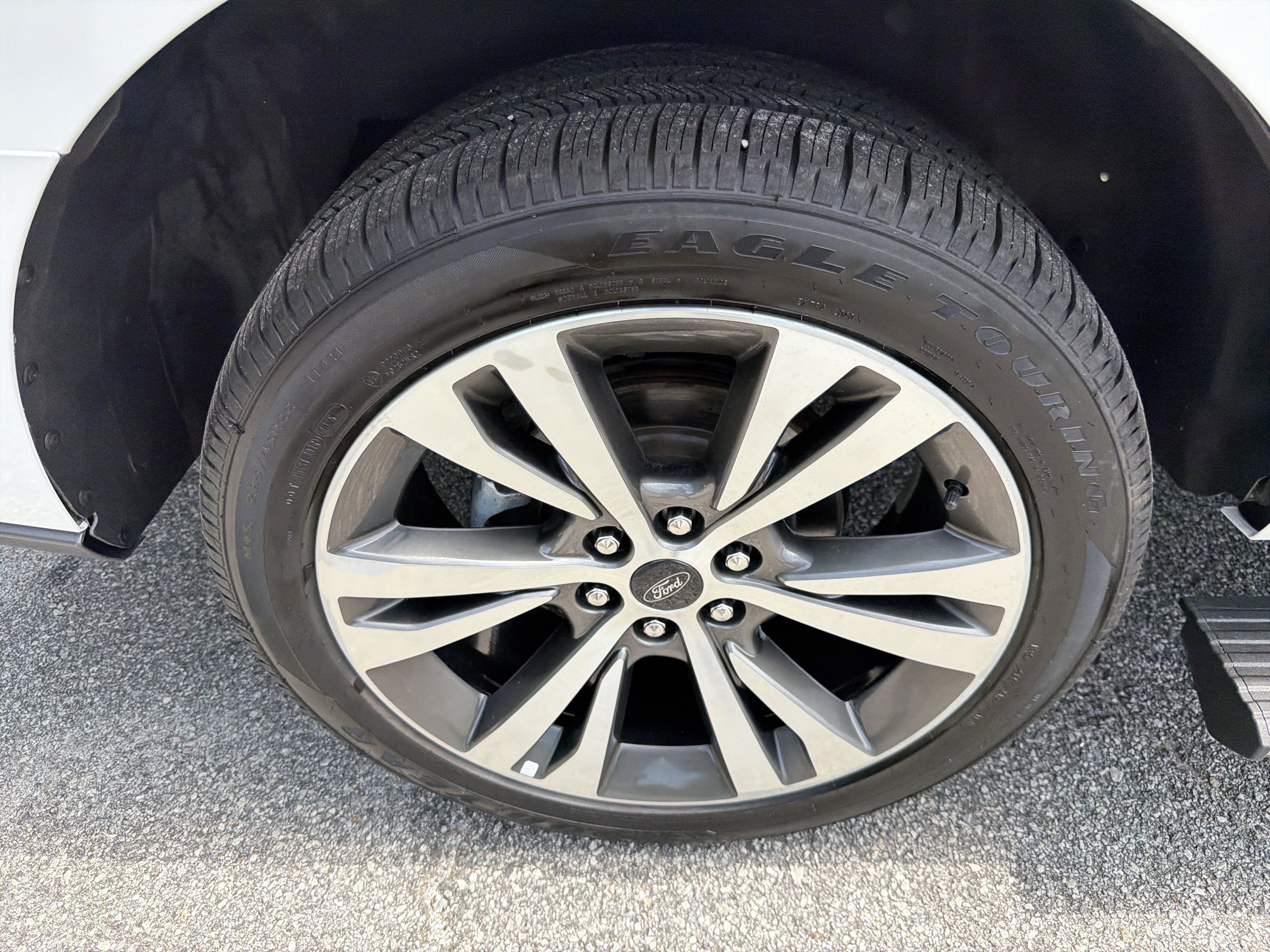 Used 2021 Ford Expedition Limited AWD/4WD image 18