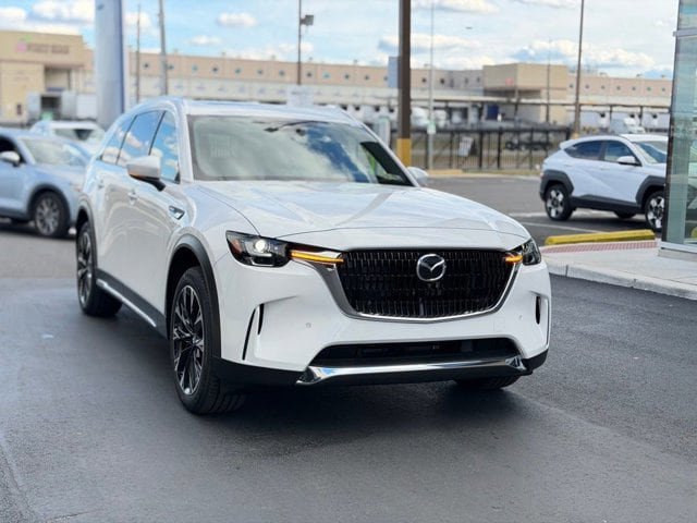 New 2025 MAZDA CX-90 Plug-In Hybrid w/ Premium Plus AWD/4WD image 3