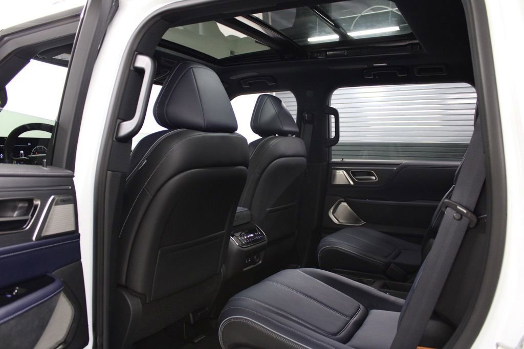 Certified 2026 INFINITI QX80 4WD w/ Sport Exterior Package image 39