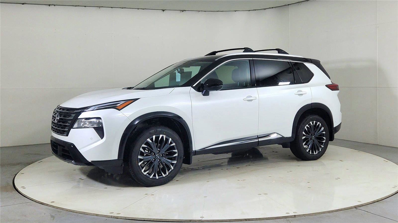 New 2026 Nissan Rogue Platinum w/ Platinum Premium Package image 3