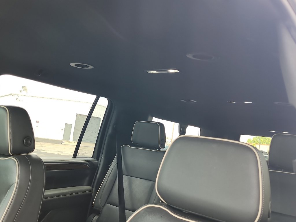 Used 2022 Chevrolet Suburban Premier AWD/4WD image 17
