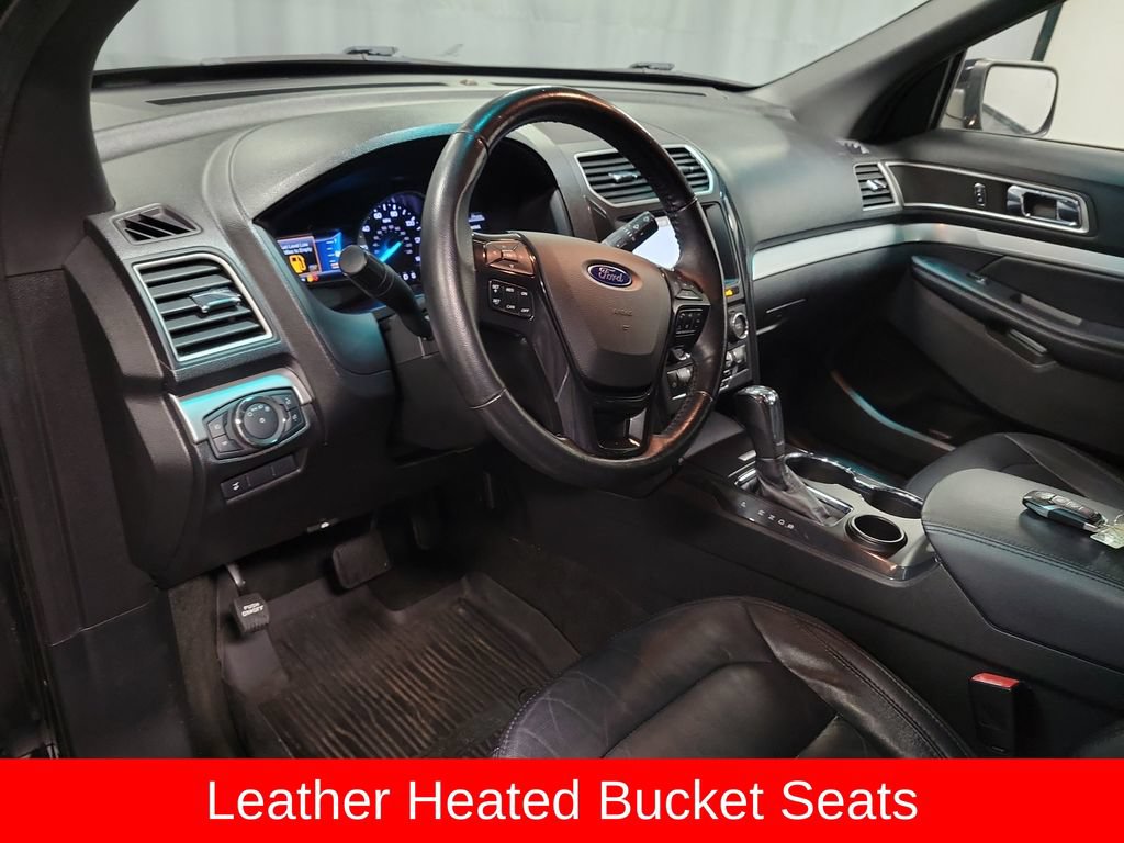 Used 2017 Ford Explorer XLT w/ Equipment Group 202A FWD image 17