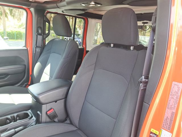 Used 2023 Jeep Wrangler Sport S image 18