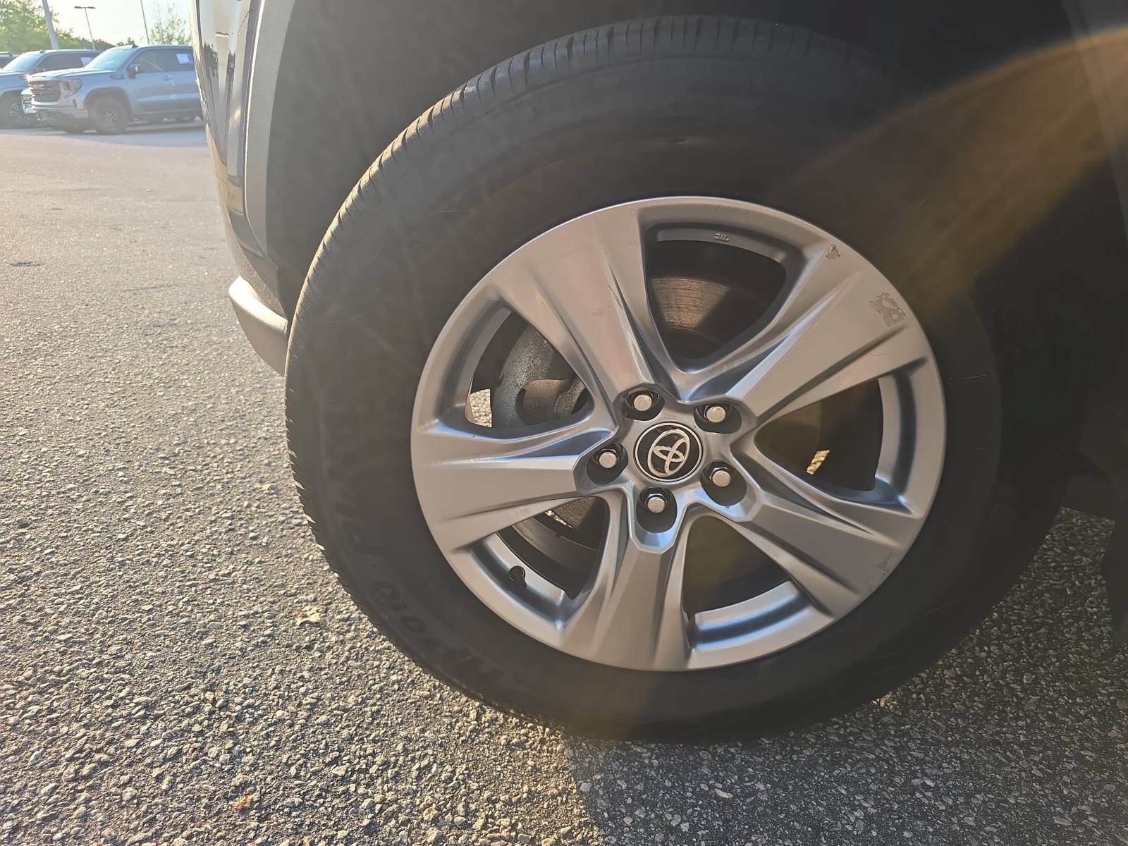 Used 2024 Toyota RAV4 XLE FWD image 31