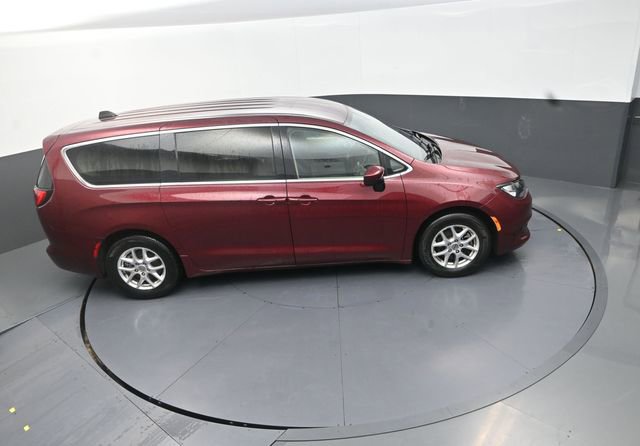 Used 2022 Chrysler Voyager LX FWD image 39