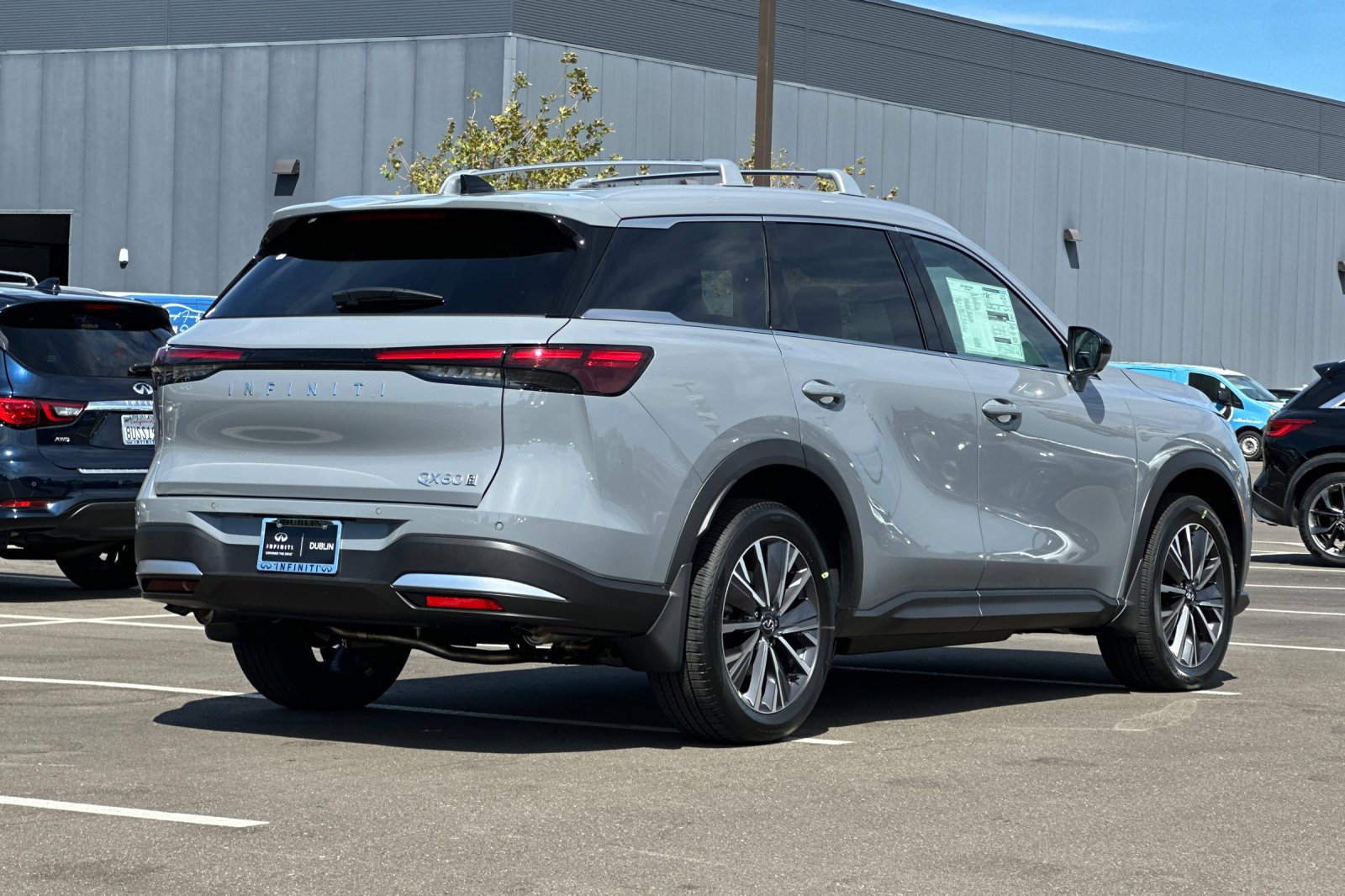 New 2027 INFINITI QX60 Luxe w/ Family Package AWD/4WD image 5