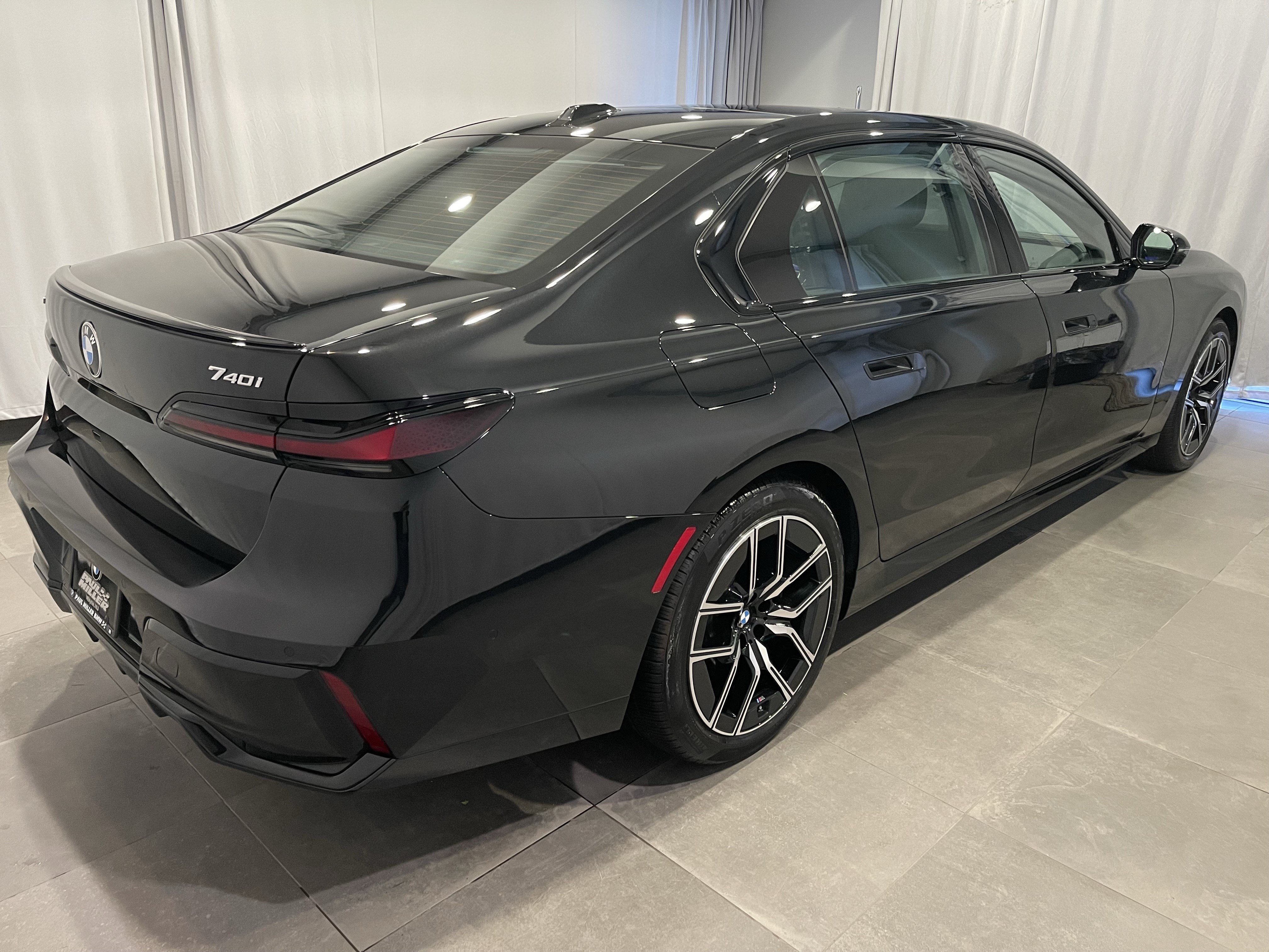 Used 2026 BMW 740i xDrive AWD/4WD image 6