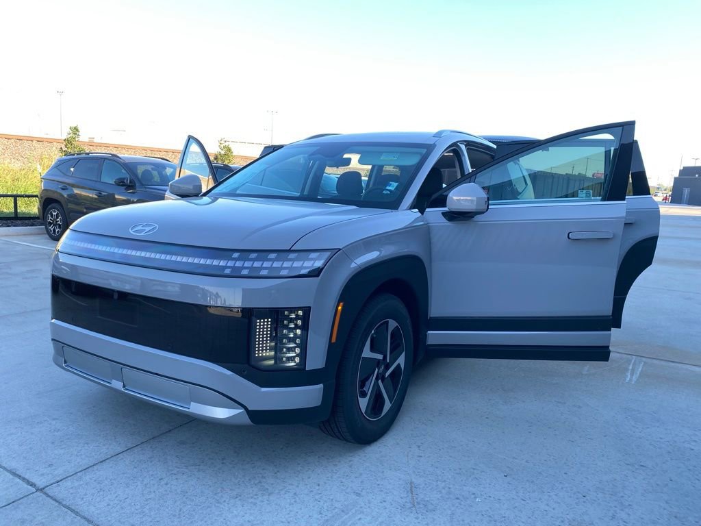 New 2026 Hyundai Ioniq 9 SE image 13