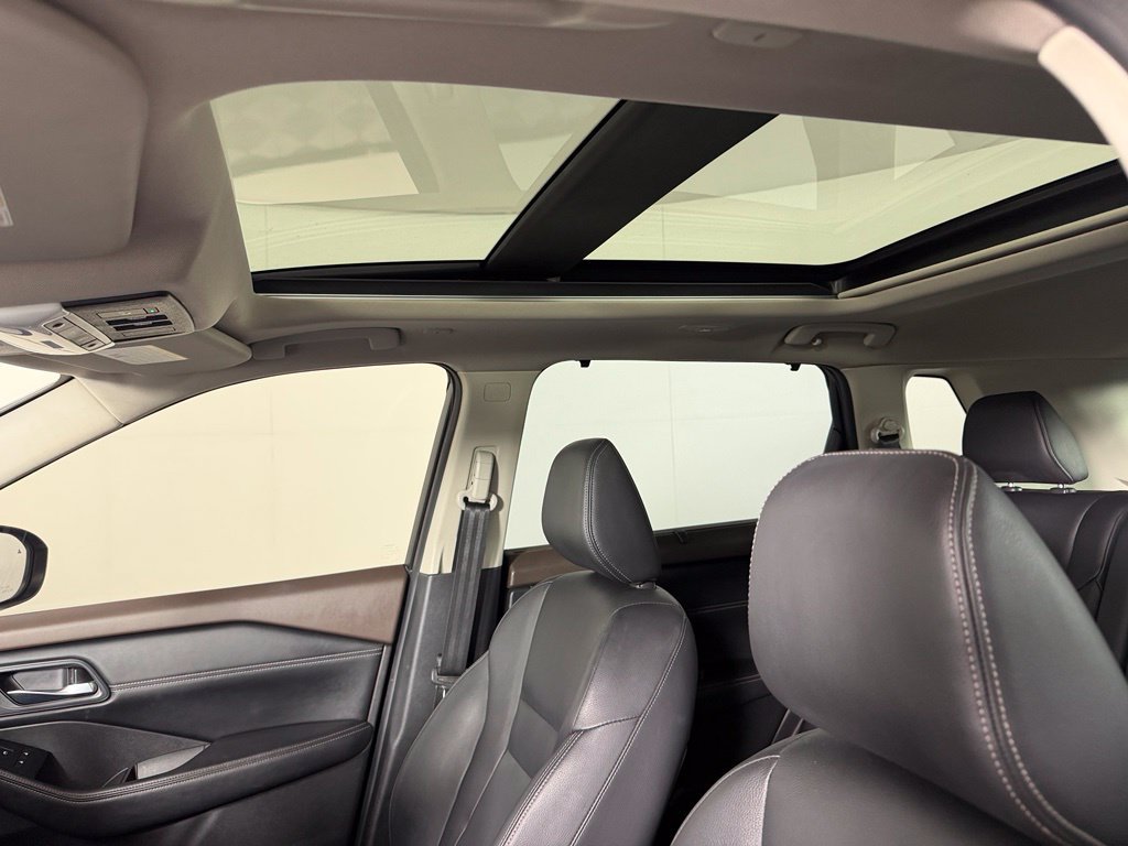 Used 2023 Nissan Rogue SL w/ SL Premium Package FWD image 19