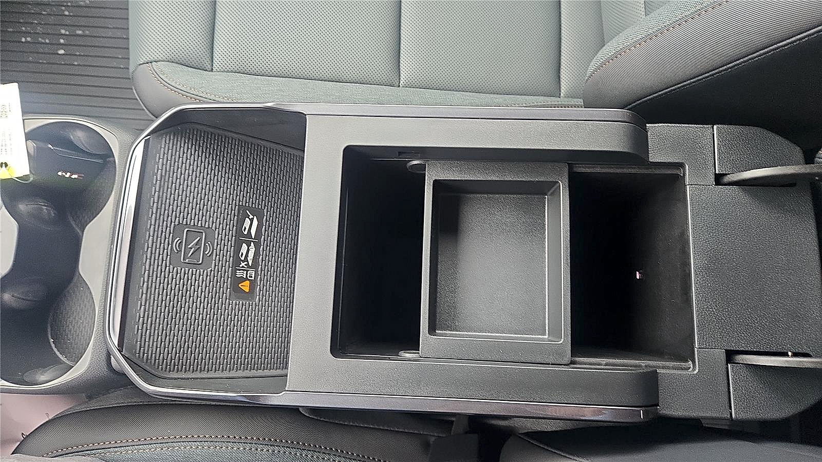 New 2026 GMC Terrain AT4 w/ LPO, Floor Liner Package AWD/4WD image 37